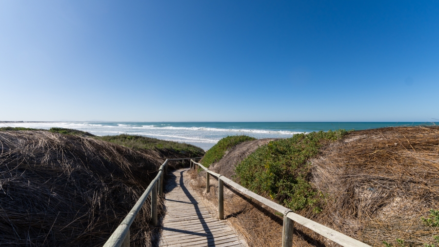 5 Bedroom Property for Sale in Struisbaai Western Cape